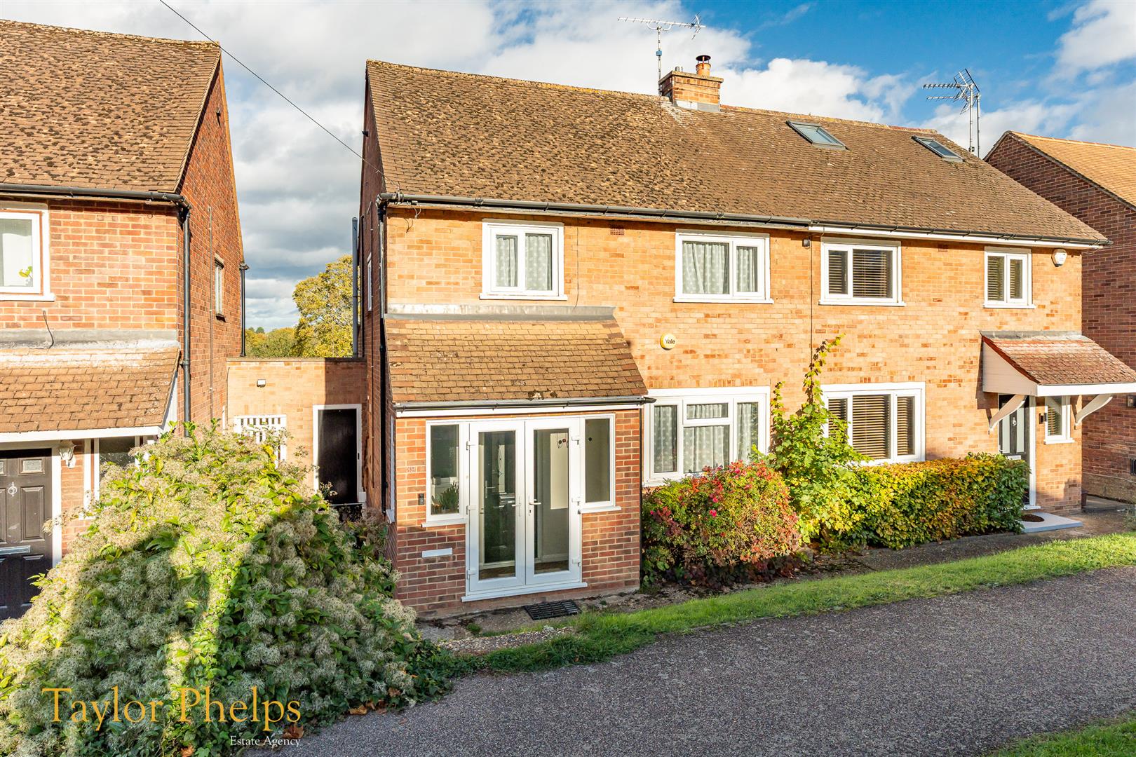 Presdales Drive, Ware, SG12 9NN