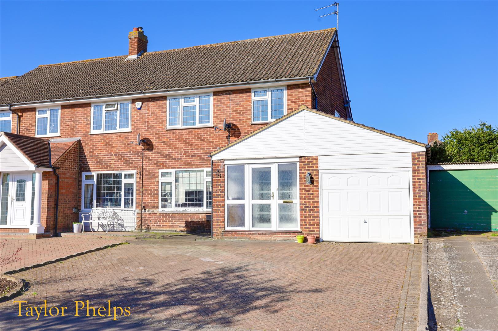 Field Way, Hoddesdon, EN11 0QN