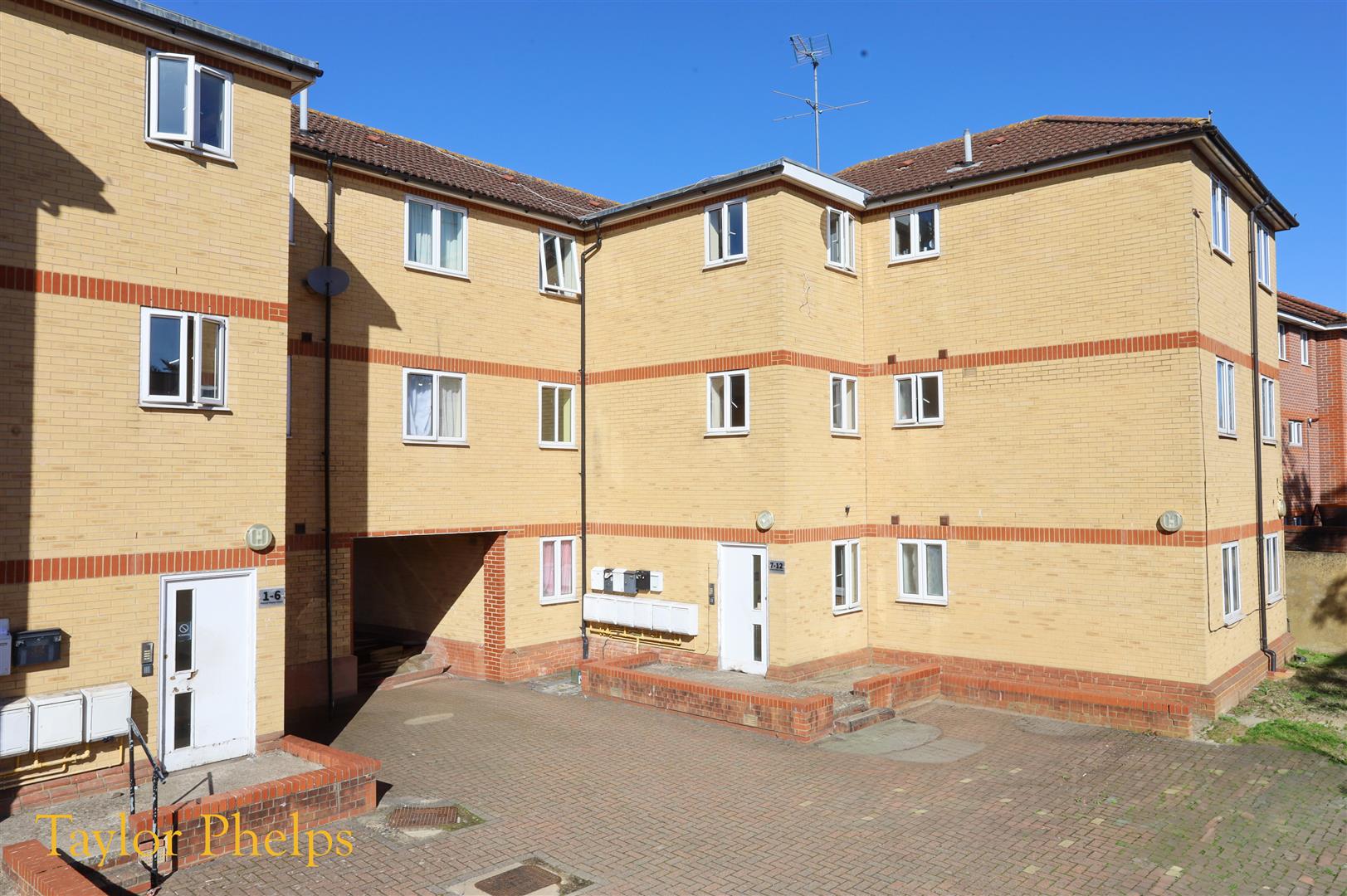 Hobbs Close, Cheshunt, EN8 0BU