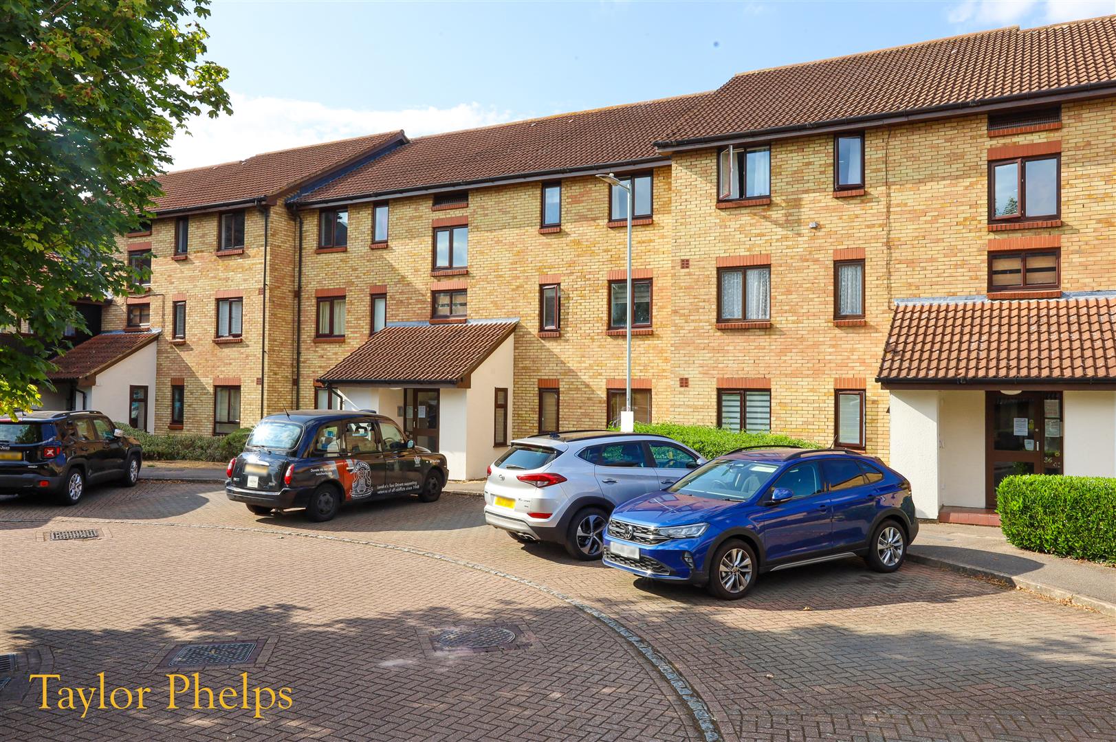 King Arthur Court, Cheshunt, EN8 8EH
