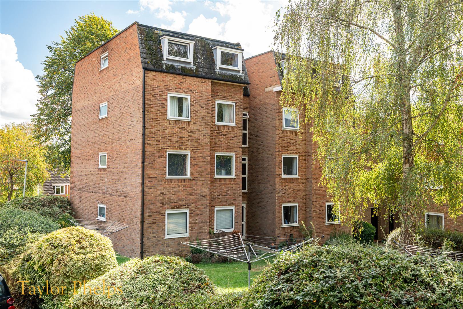 Kestrel Court, Ware, SG12 0XQ