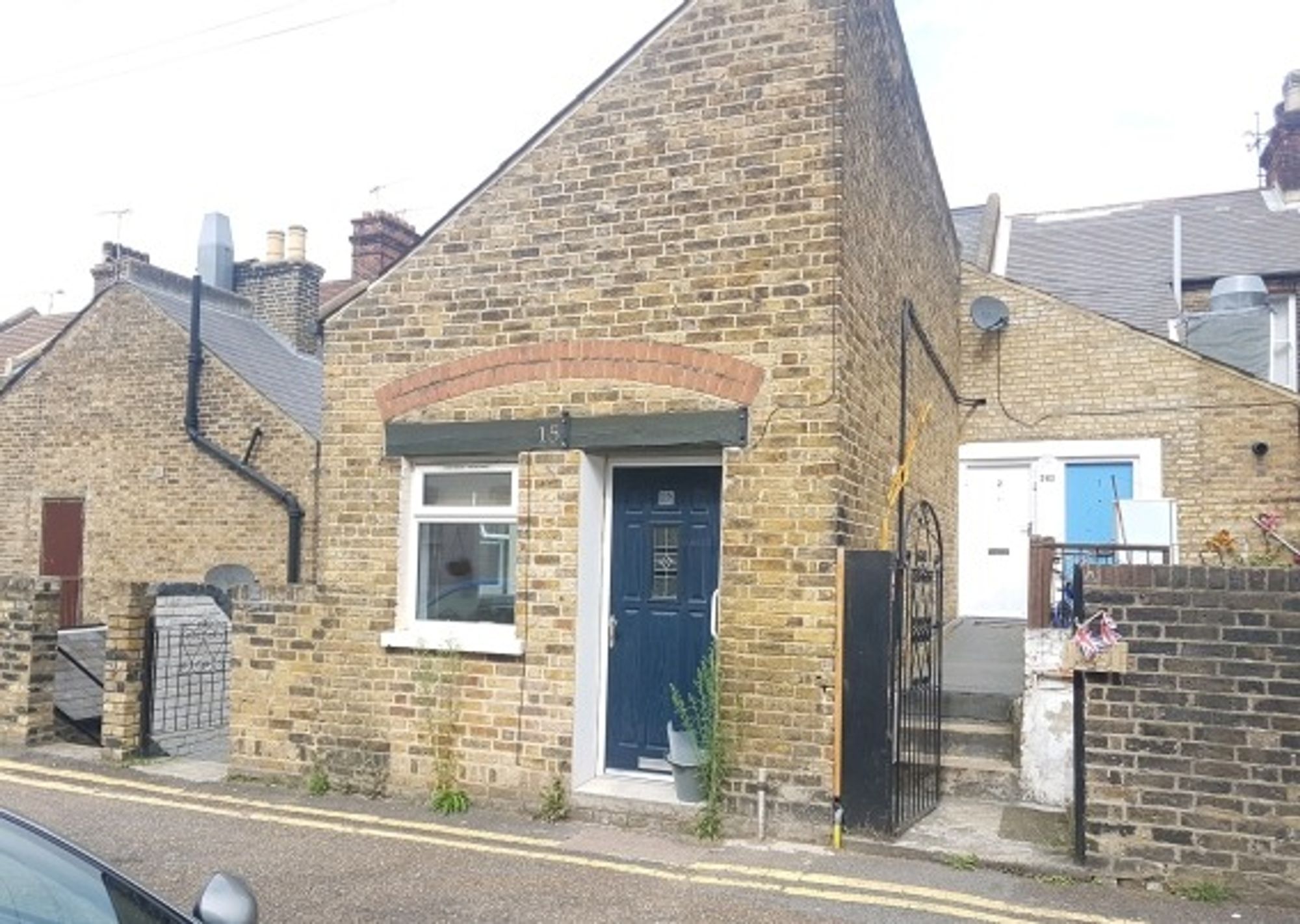 Flat 3, 15 St. Bartholomews Terrace, Rochester, ME1