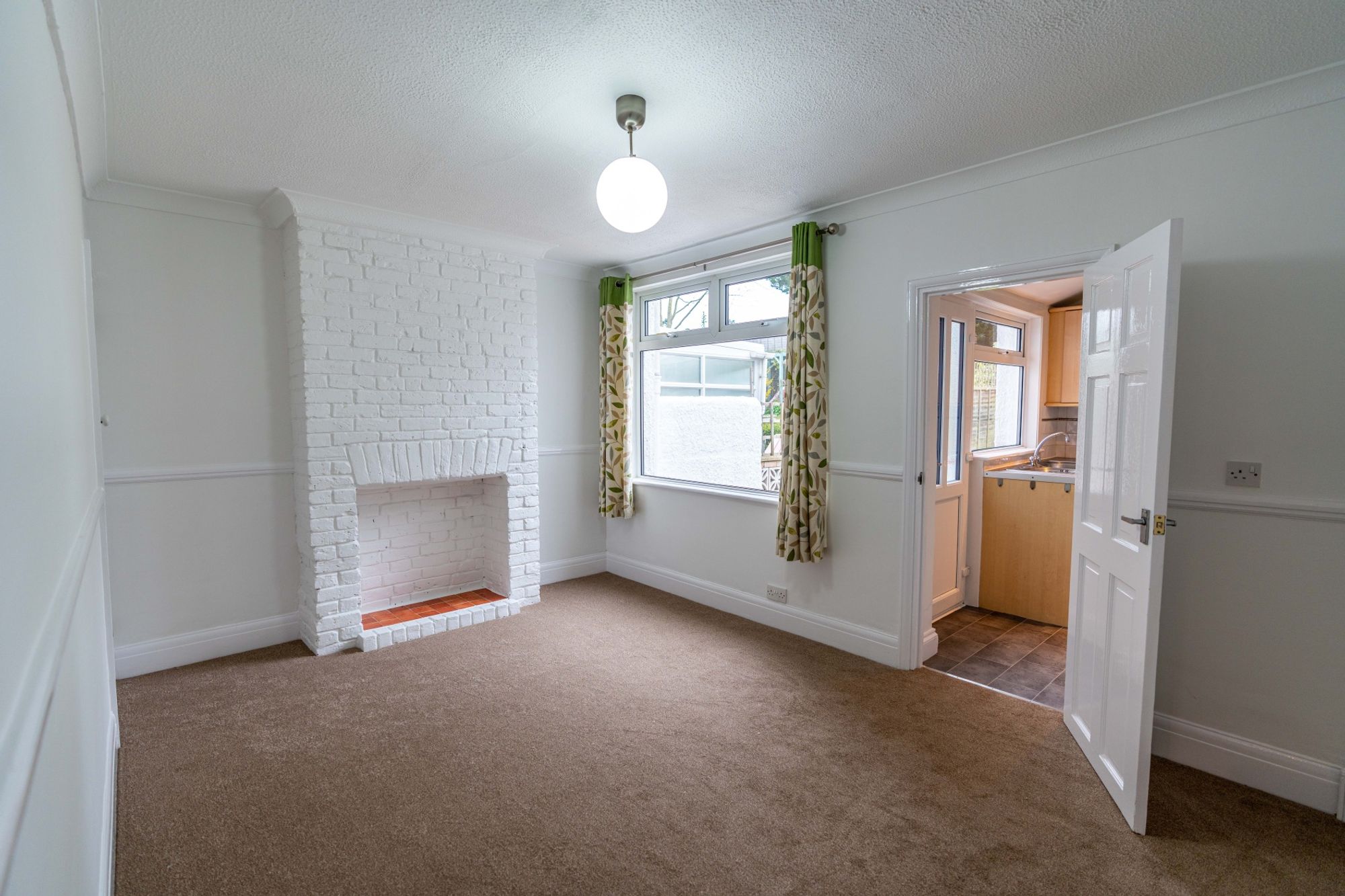 38 Holcombe Road, Rochester, ME1