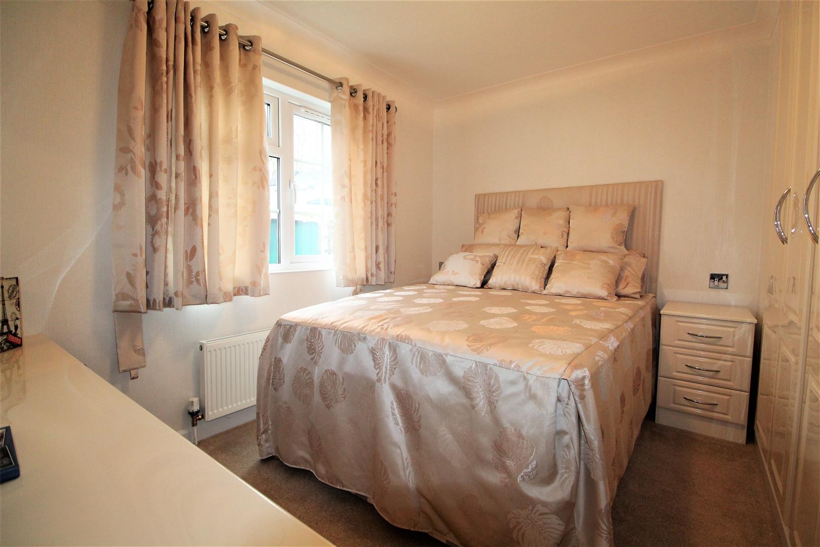 Property in Chalk Hill Lane, Great Blakenham, Suffolk, IP6 0ND