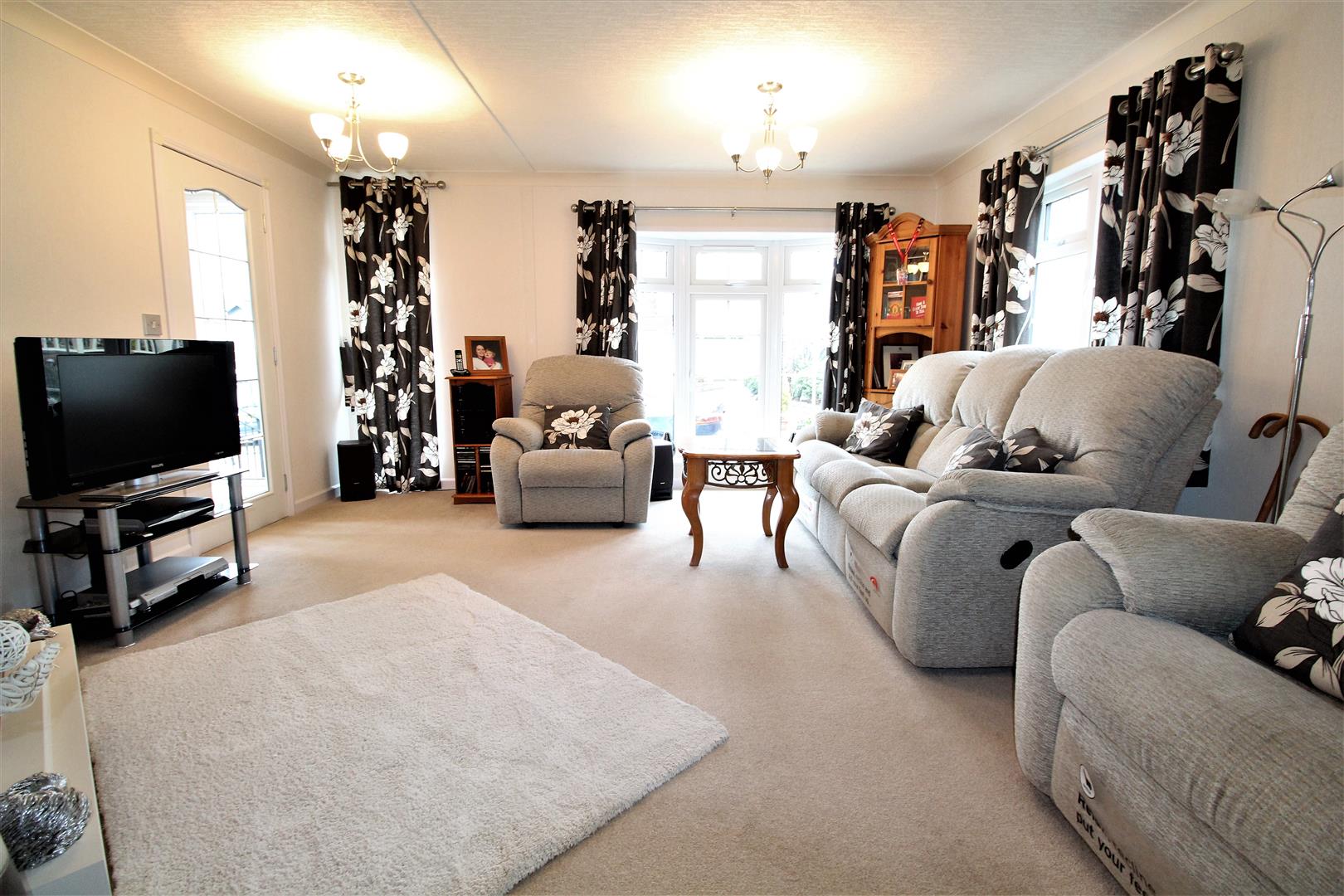 Property in Chalk Hill Lane, Great Blakenham, Suffolk, IP6 0ND