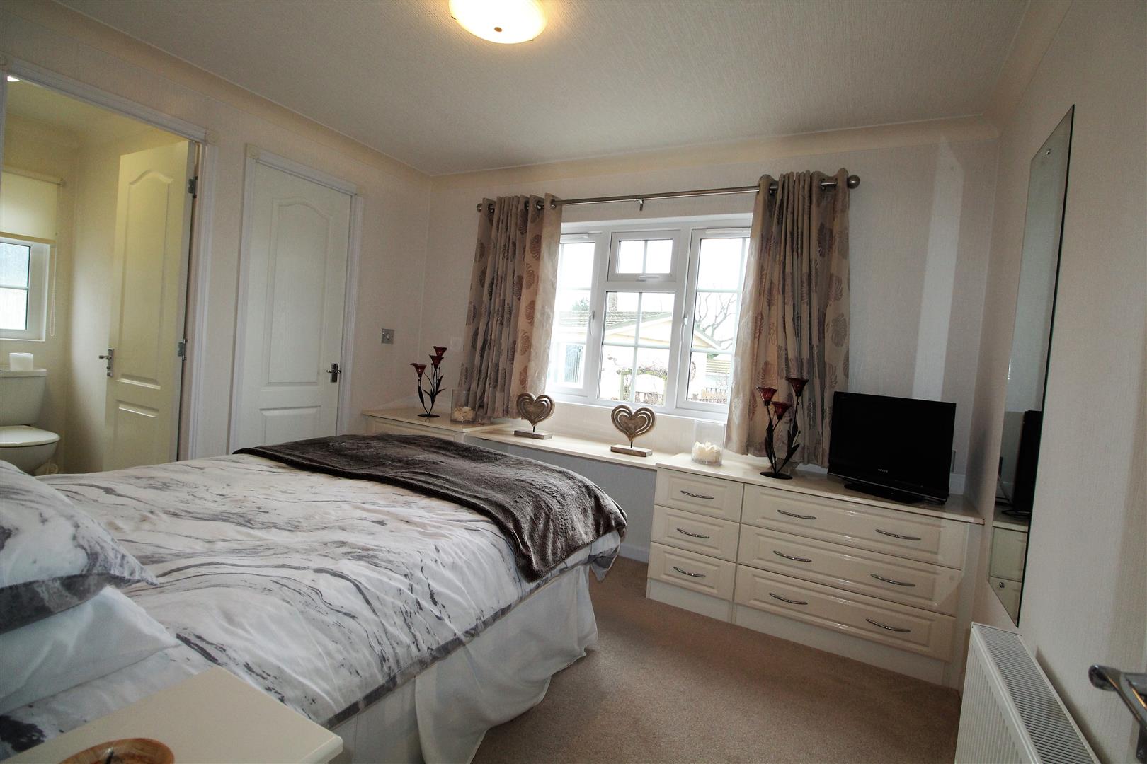 Property in Chalk Hill Lane, Great Blakenham, Suffolk, IP6 0ND