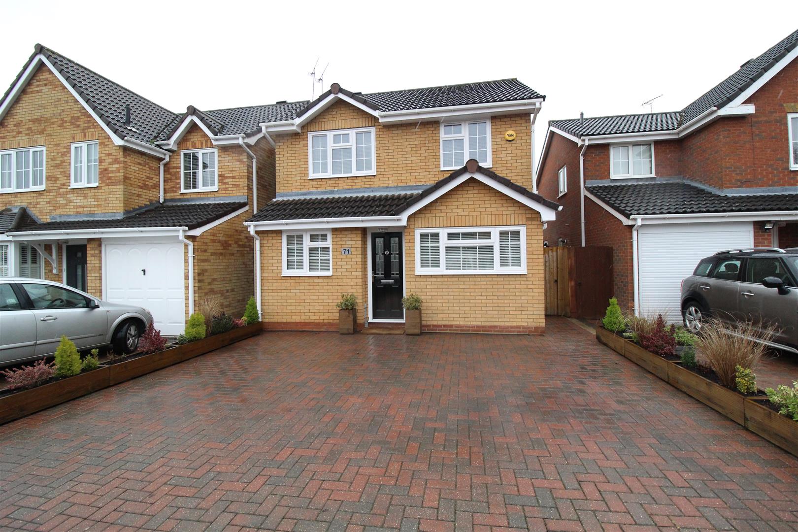 Property in Woodrush Road, Purdis Farm, Ipswich, Suffolk, IP3 8RB