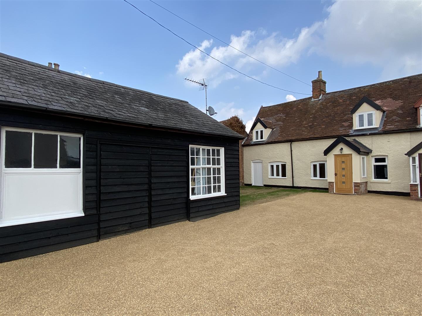 Property in Old Norwich Road, Old Norwich Road, Ipswich, Suffolk, IP1 6LB