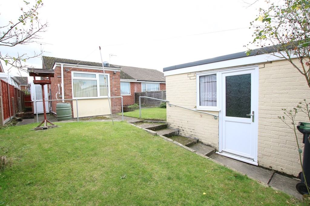 Property in Thornhill Road, Claydon, Ipswich, Suffolk, IP6 0DZ