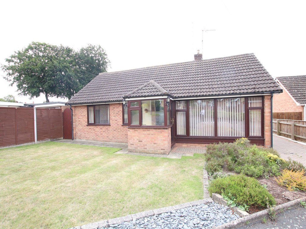 Property in Eddowes Road, Barham, Ipswich, Suffolk, IP6 0BD