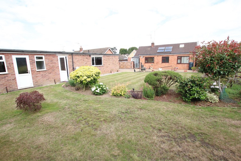 Property in Eddowes Road, Barham, Ipswich, Suffolk, IP6 0BD