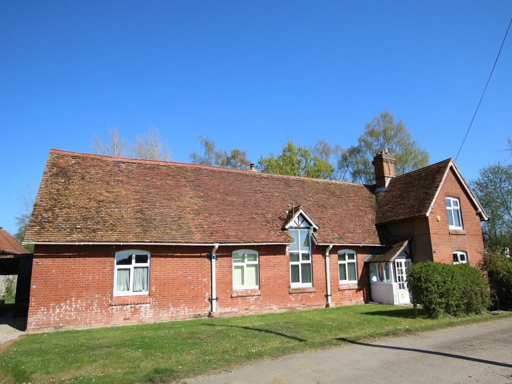 Property in Church Road, Ashbocking, Ipswich, Suffolk, IP6 9LG