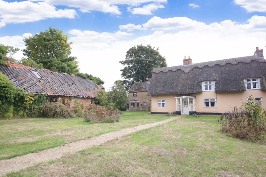 Property in Cross Green, Hitcham, Ipswich, Suffolk, IP7 7LL