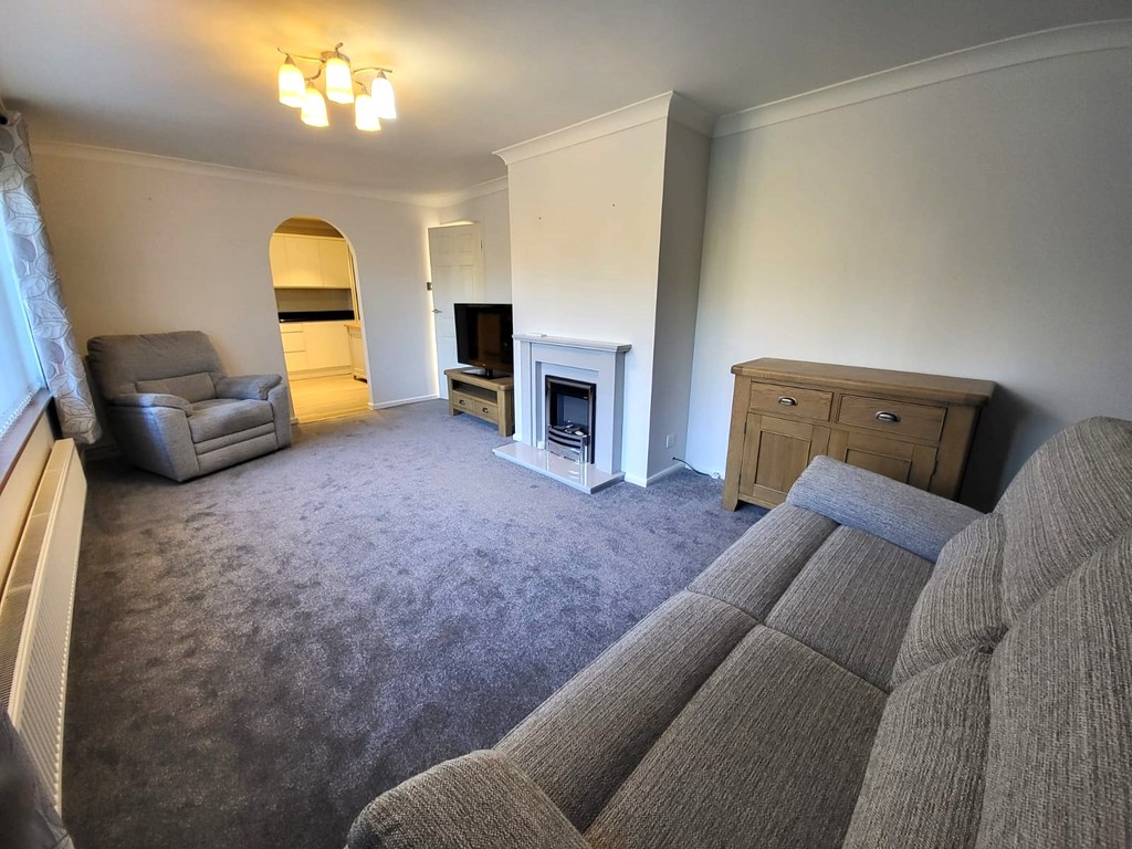 Property in Phillipps Road, Barham, Ipswich, Suffolk, IP6 0AZ