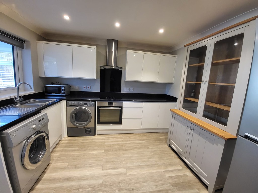 Property in Phillipps Road, Barham, Ipswich, Suffolk, IP6 0AZ