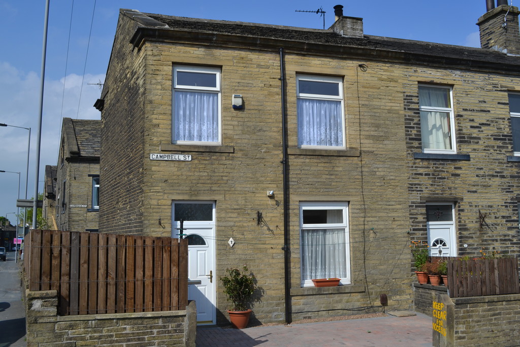 Property in Campbell Street, Queensbury, Bradford, BD13 1AL