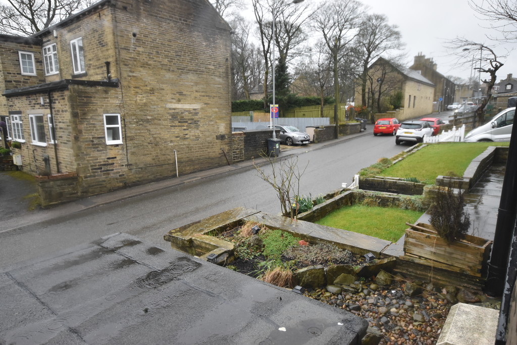 Property in Clayton Lane, Clayton, Bradford, BD14 6PB