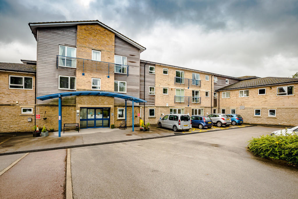 Property in Baldwin Lane, Clayton, Bradford, BD14 6PN