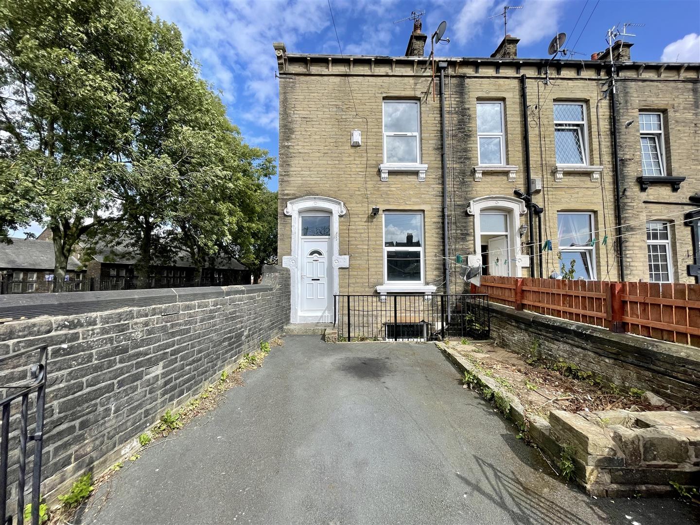 Vine Terrace West, Bradford, BD8