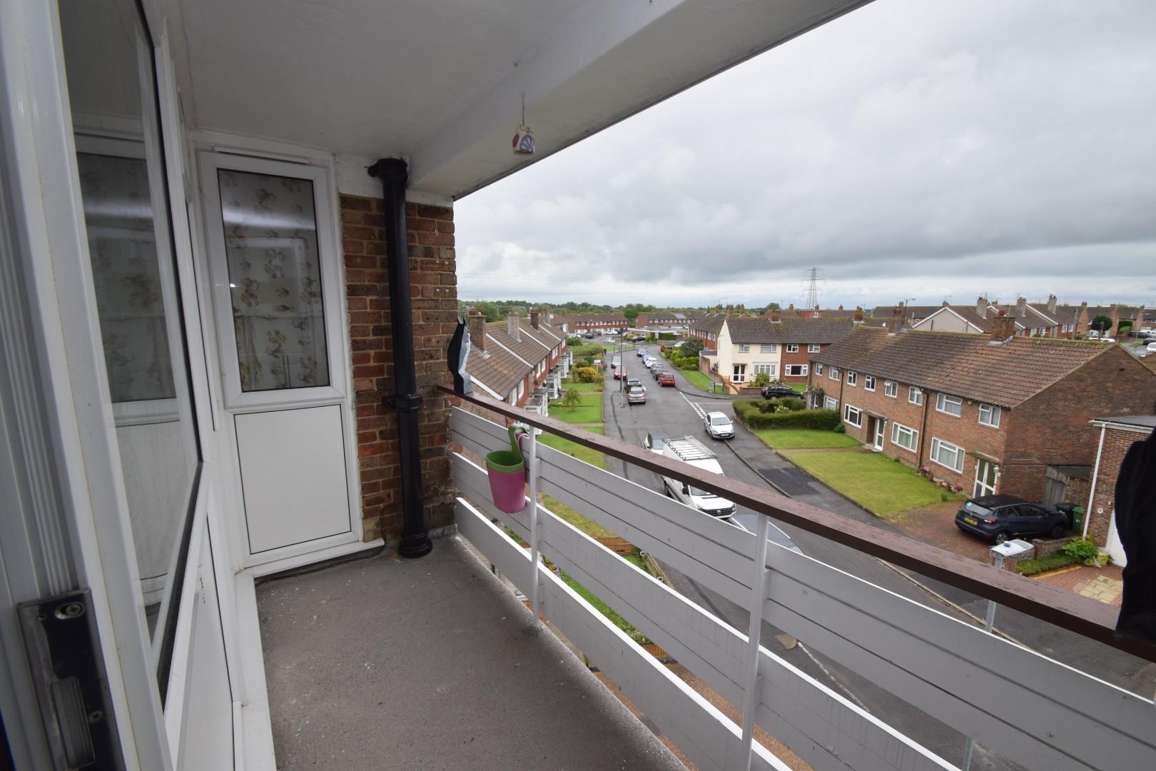 Property in Midhurst Road, Hampden Park, Eastbourne, East Sussex, BN22 9HN