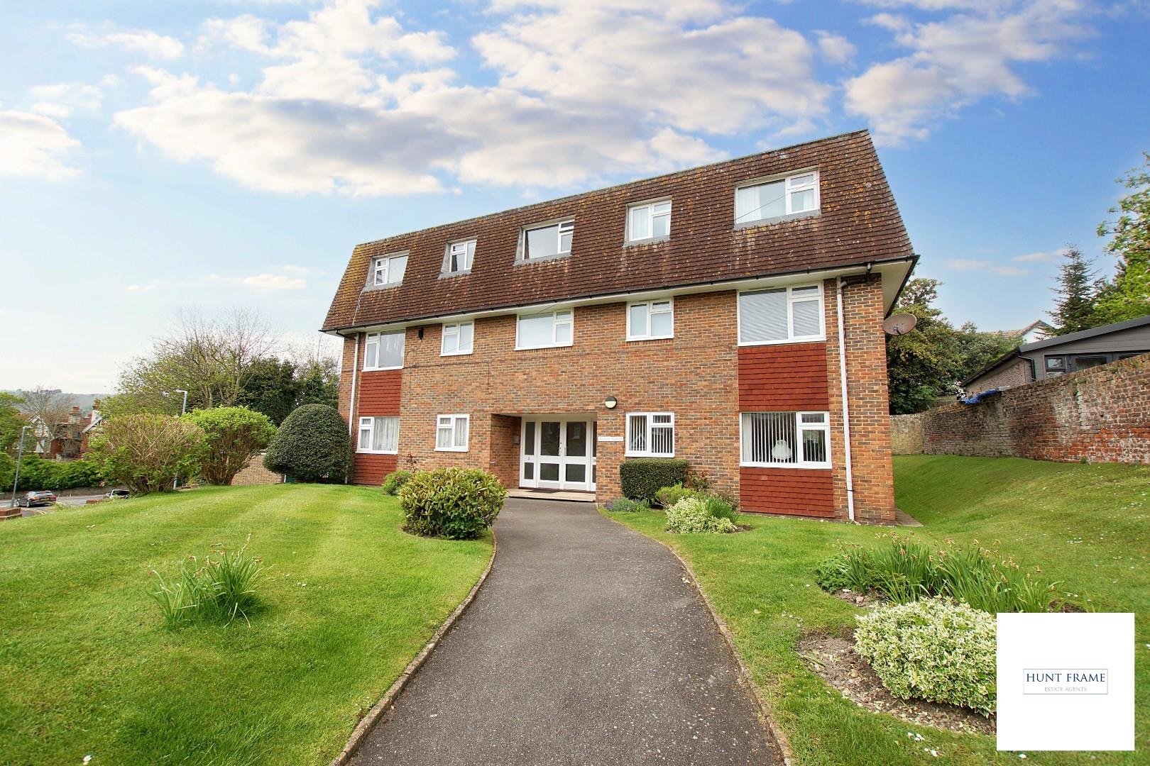 De Roos Road, Eastbourne, BN21 2QA