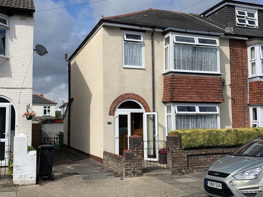 Property in Compton Road, Portsmouth, PO2 0SR