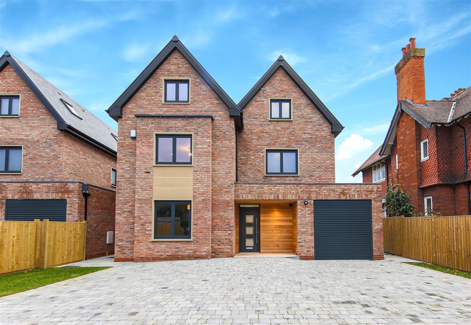 Property in Woodford Road, Woodford, Stockport, SK7 1PD