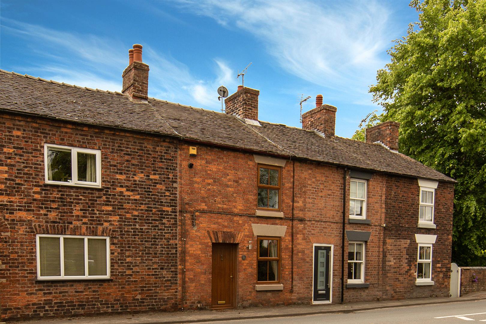 Property in Congleton Road, Sandbach, CW11 1DW