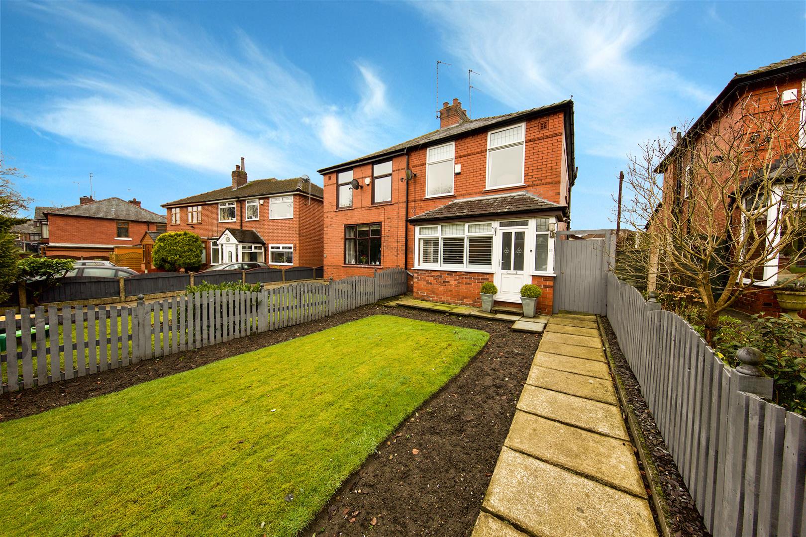 Property in Oulder Hill Drive, Rochdale, OL11 5LB