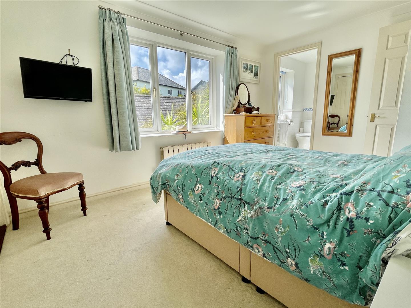 Property in Osborne Villas, Port Pendennis, Falmouth, Cornwall, TR11 3YA