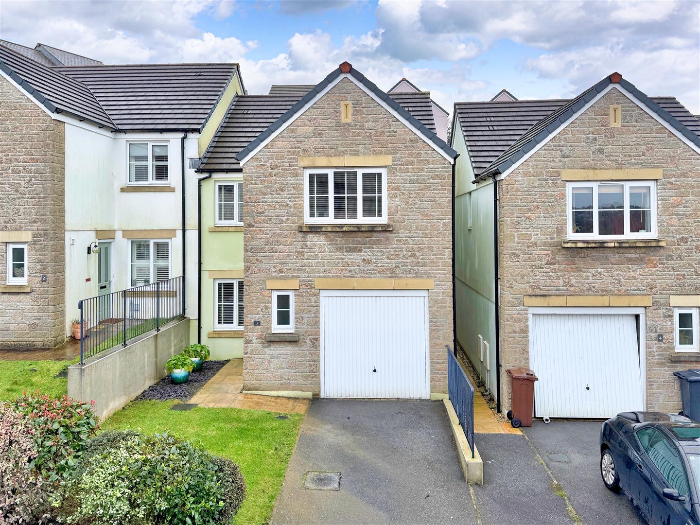 Mena Chinowyth, Falmouth, TR11