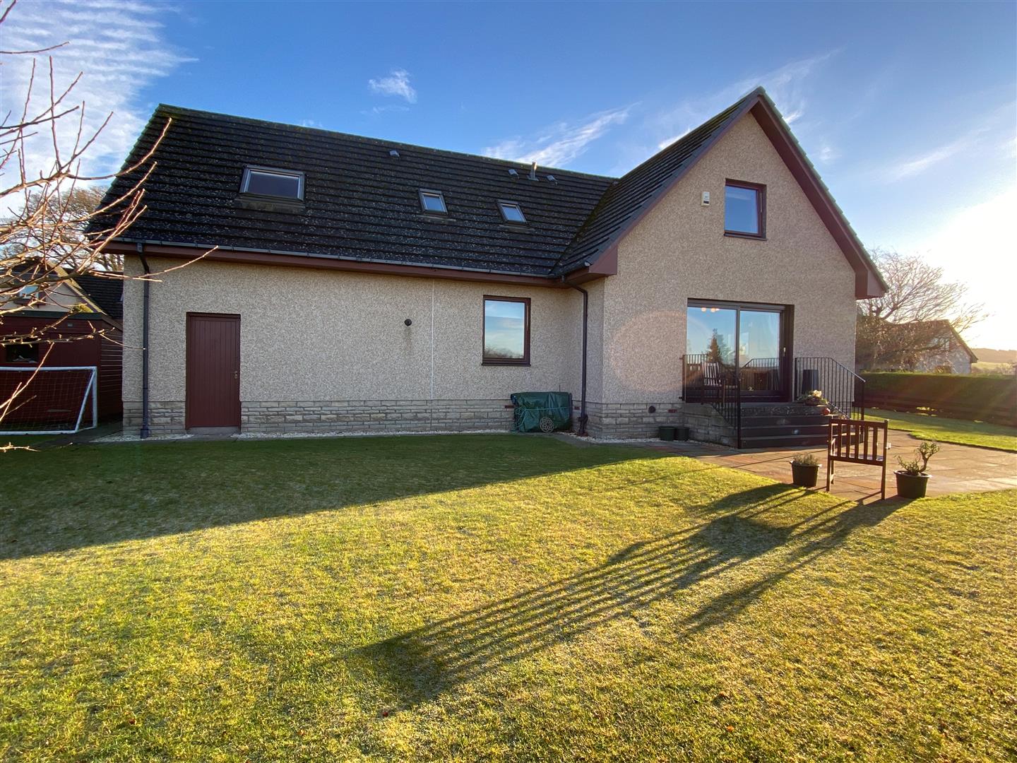 Property in 39 Highfield Road, Scone, PH2