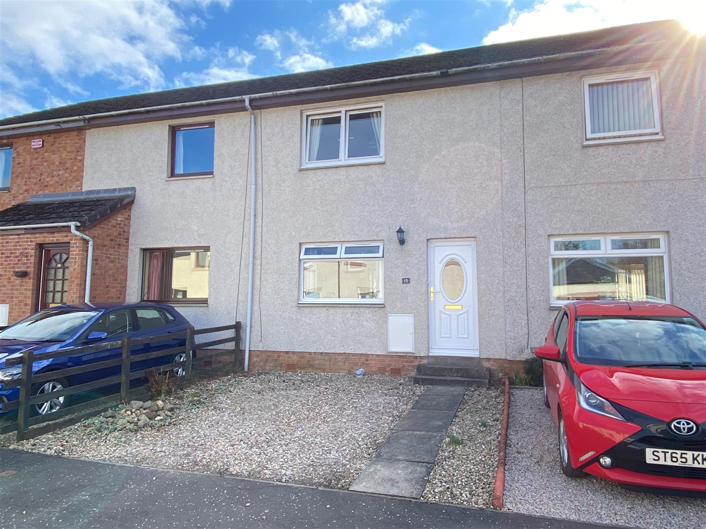 Property in Graham Court, Bankfoot, PH1