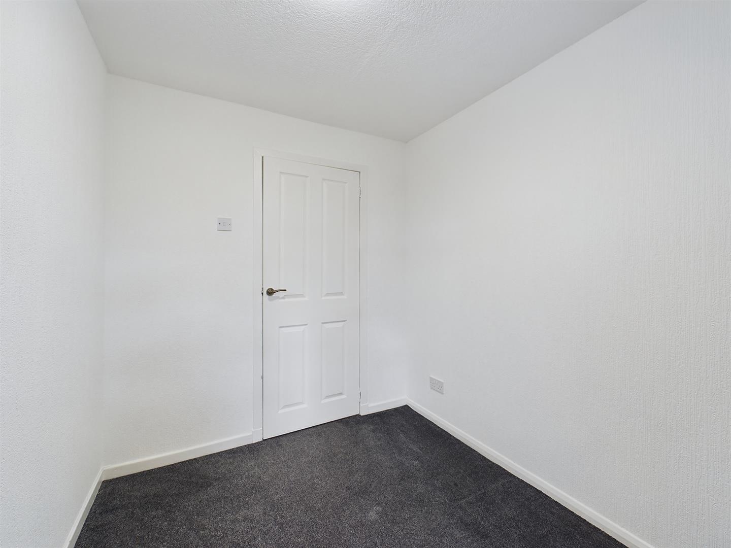 Property in Kintillo Place, Bridge Of Earn, PH2