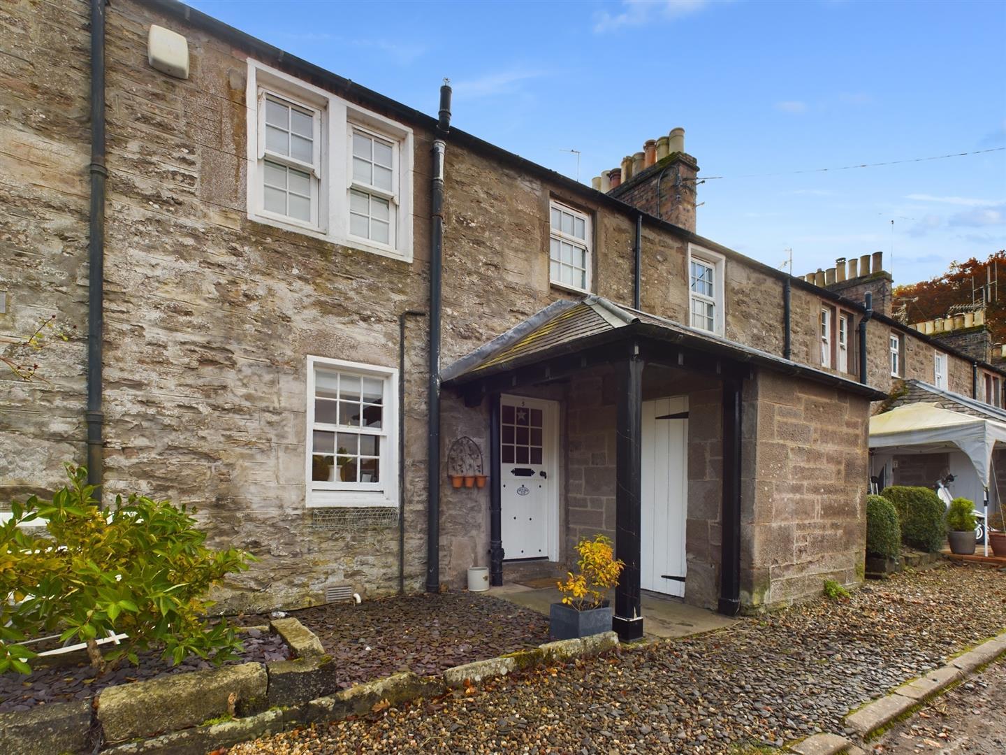 Property in Grey Row, Ruthvenfield, PH1