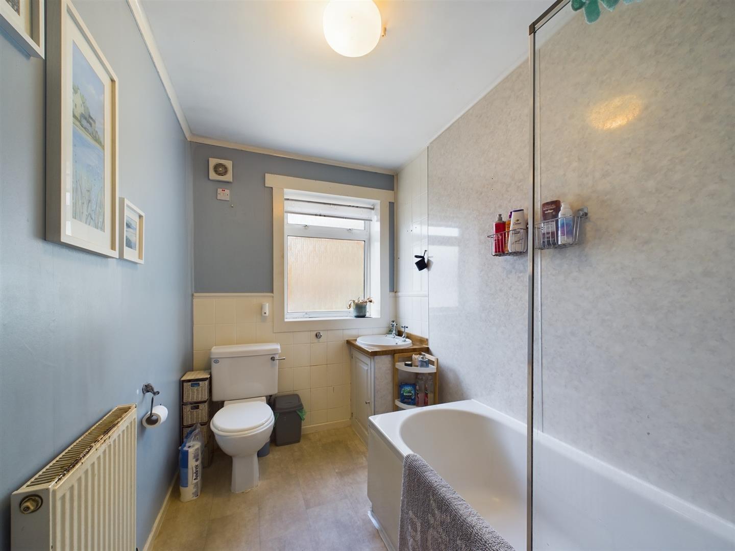 Property in Lumsden Crescent, Almondbank, PH1