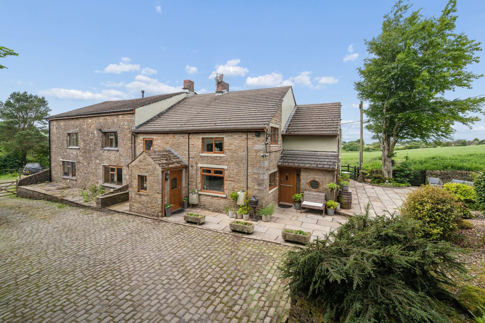 Blacksnape Road, Darwen, BB3