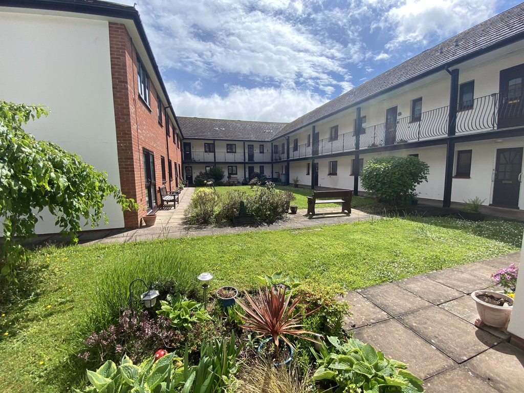 Property in Temple Gardens, Sidmouth, EX10 9XZ