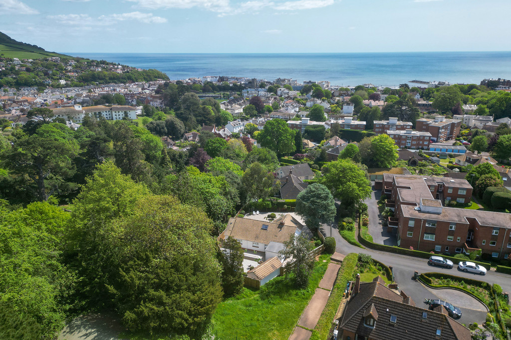 Property in Knowle Drive, Sidmouth, EX10 8HW