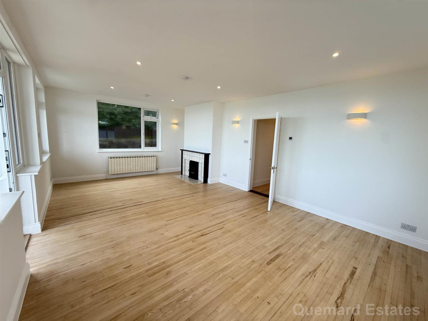 Gorey Coast Road, St Martin, JE3