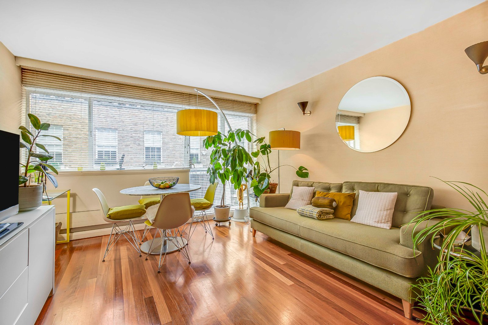 Eaton Row, London, SW1W