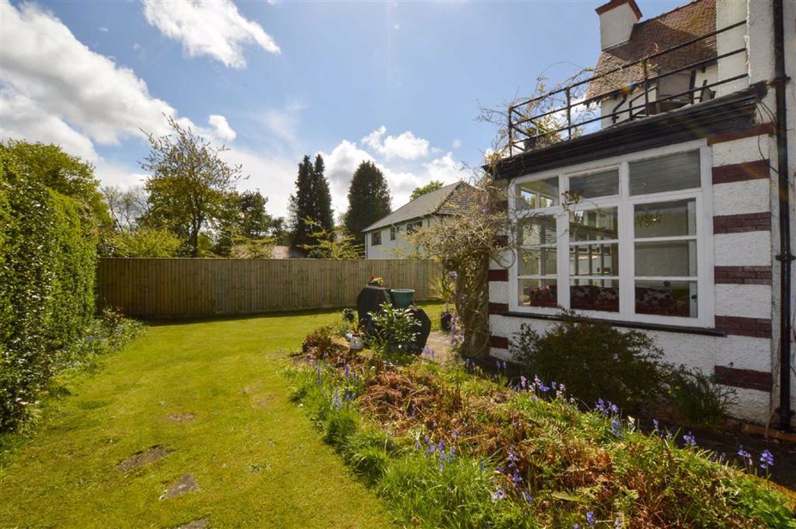 Property in Mill Lane, Willaston, Wirral, CH64 1RW