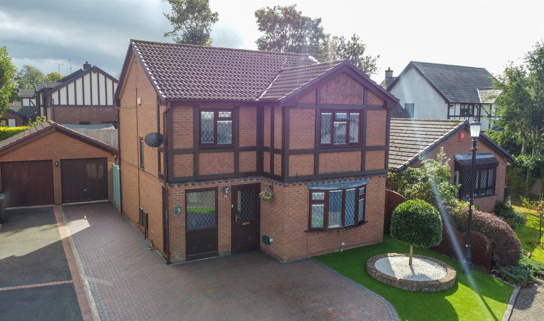 Property in Grenfell Close, Parkgate, Neston, CH64 6TU