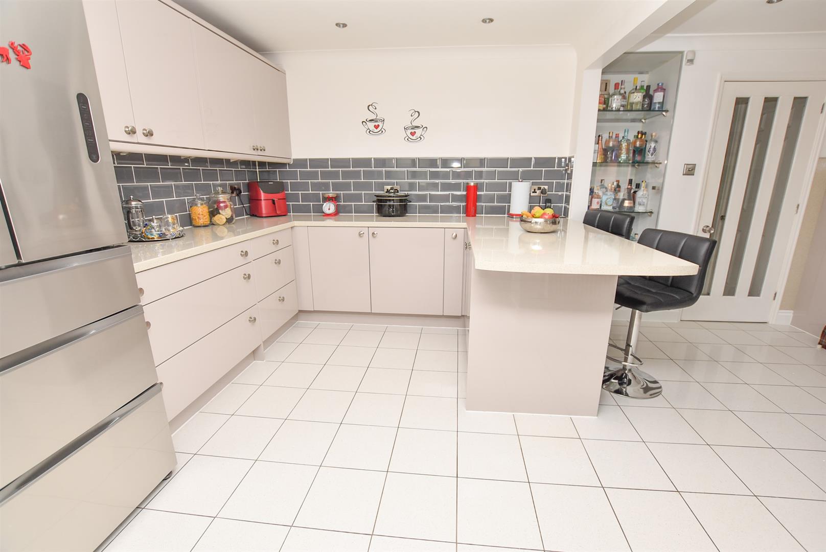 Property in Grenfell Close, Parkgate, Neston, CH64 6TU