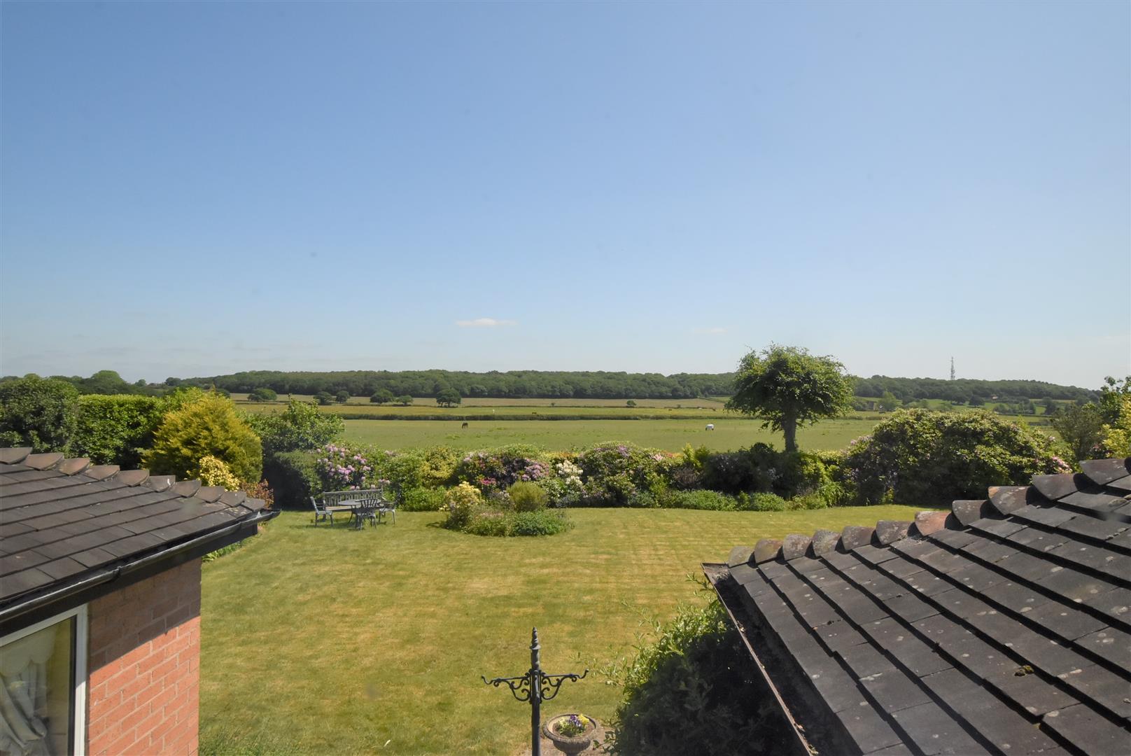 Property in Lever Causeway, Storeton, Wirral, CH63 6HT