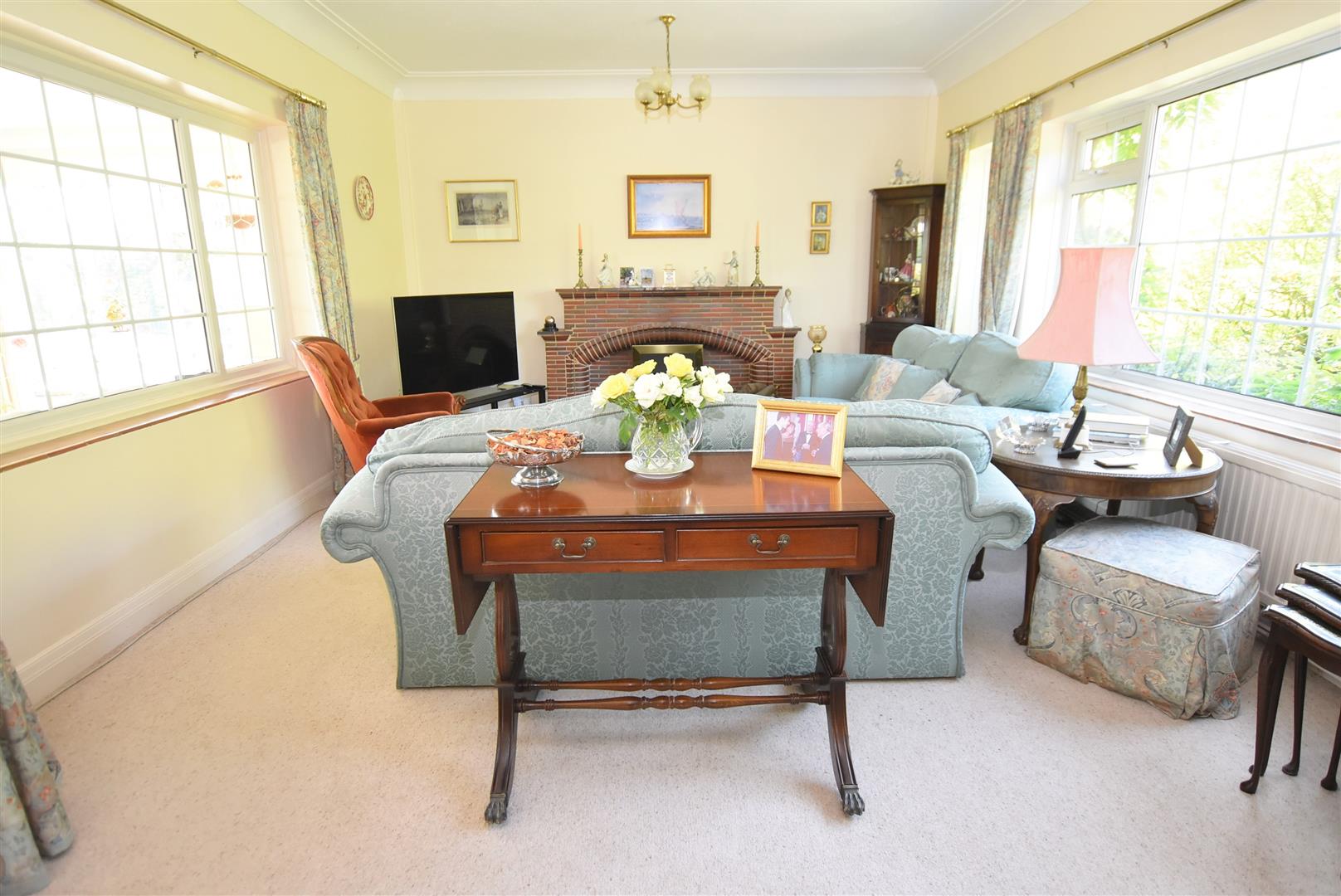 Property in Lever Causeway, Storeton, Wirral, CH63 6HT