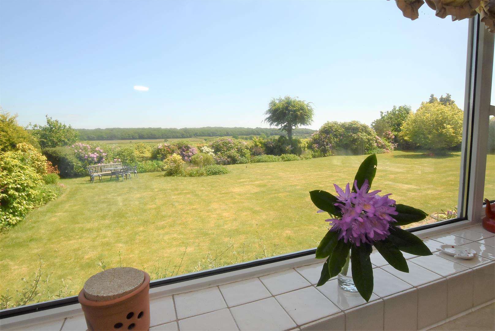 Property in Lever Causeway, Storeton, Wirral, CH63 6HT