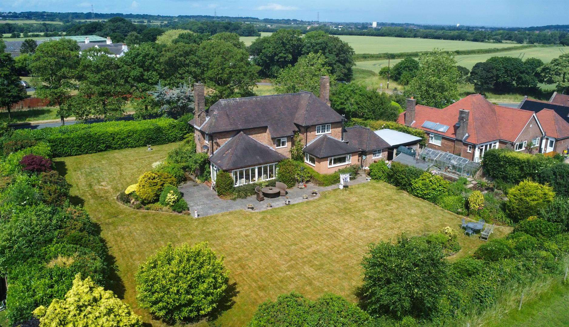 Property in Lever Causeway, Storeton, Wirral, CH63 6HT