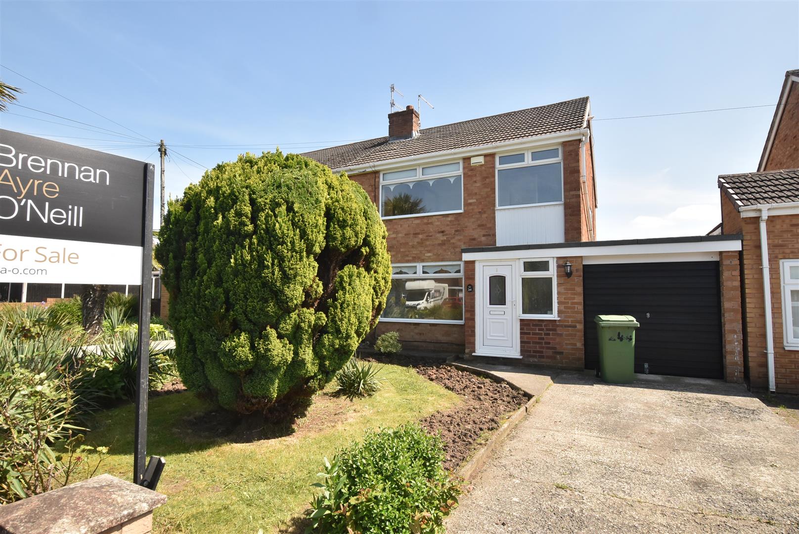 Property in Holmlands Drive, Prenton, Wirral, CH43 0UU