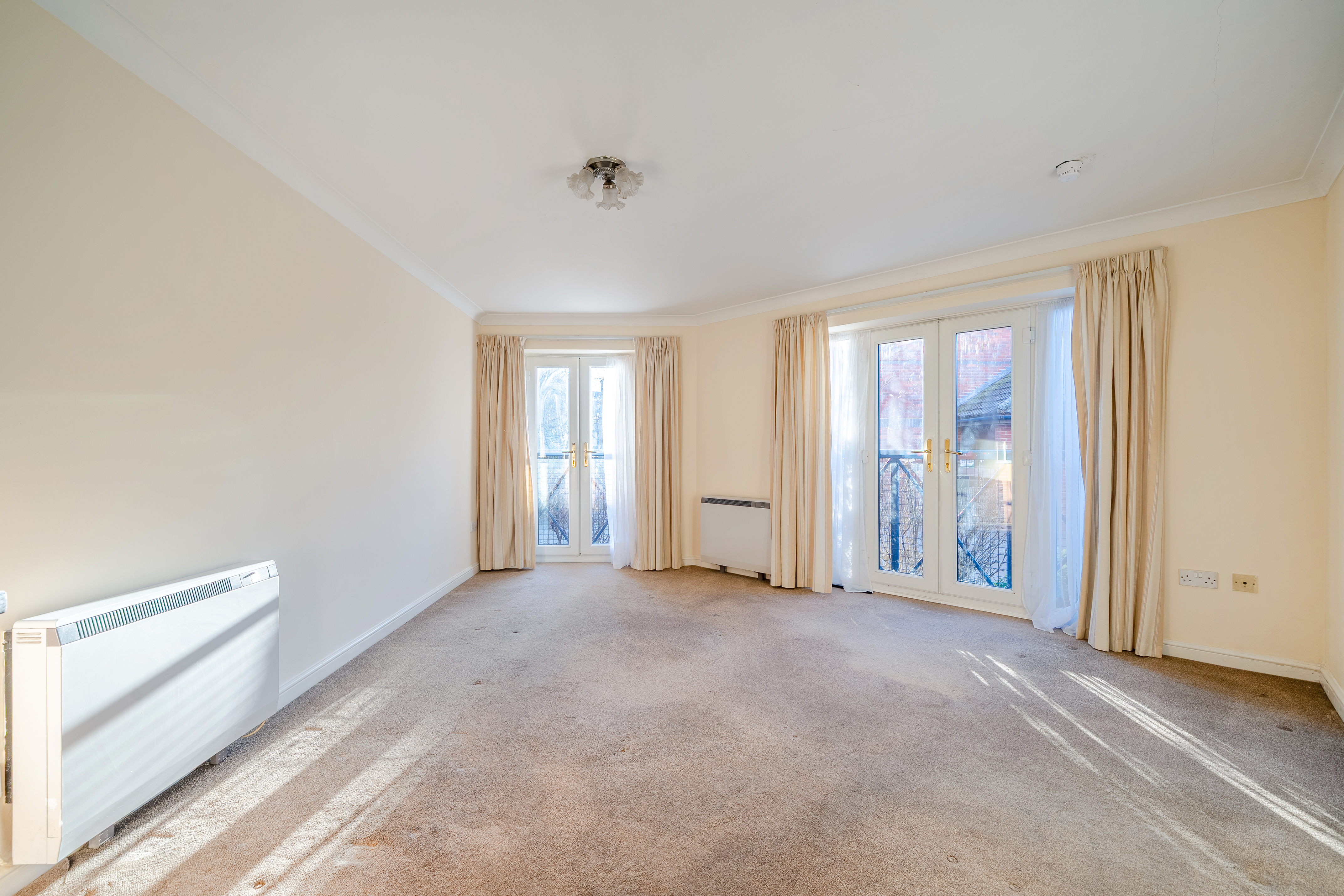 Talbot Court, Reading, RG1